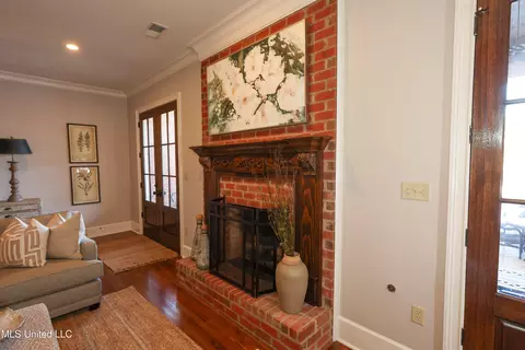 Entry Way - 4864 Malone Rd, Olive Branch, MS 38654 photo 4 of 11