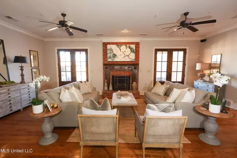 Living - 4864 Malone Rd, Olive Branch, MS 38654 photo 1 of 7