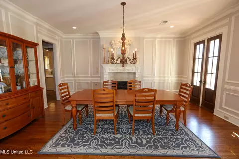 Dining - 4864 Malone Rd, Olive Branch, MS 38654 photo 1 of 3