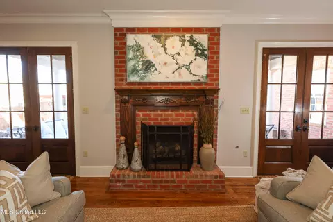 Living - 4864 Malone Rd, Olive Branch, MS 38654 photo 2 of 7