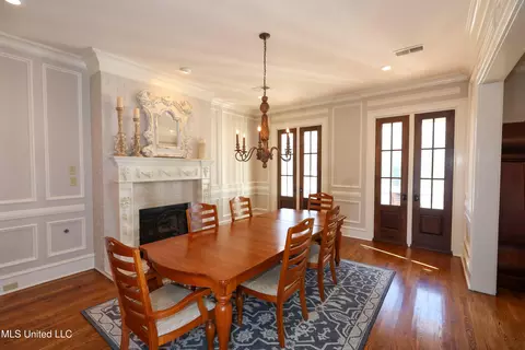 Dining - 4864 Malone Rd, Olive Branch, MS 38654 photo 2 of 3