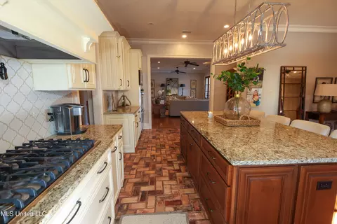 Kitchen - 4864 Malone Rd, Olive Branch, MS 38654 photo 4 of 9