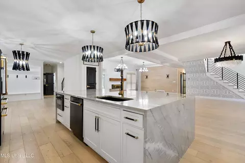 Kitchen - 4290 Spring Valley Dr, Olive Branch, MS 38654 photo 4 of 6