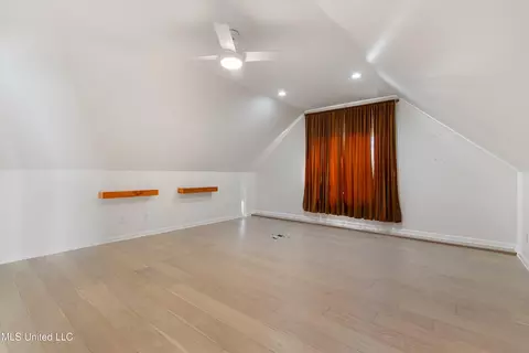 Bedroom - 4290 Spring Valley Dr, Olive Branch, MS 38654 photo 7 of 9