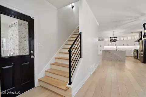 Entry Way - 4290 Spring Valley Dr, Olive Branch, MS 38654 photo 3 of 5