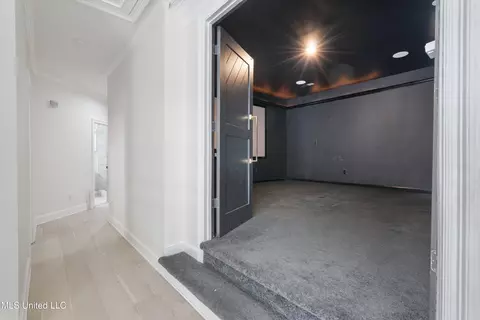 Entry Way - 4290 Spring Valley Dr, Olive Branch, MS 38654 photo 5 of 5