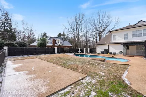Exterior - 4290 Spring Valley Dr, Olive Branch, MS 38654 photo 6 of 9