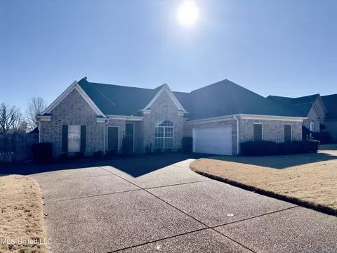 9127 Zach Dr, Olive Branch, MS 38654
