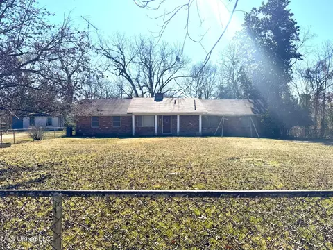 820 Liberty Rd, Natchez, MS 39120