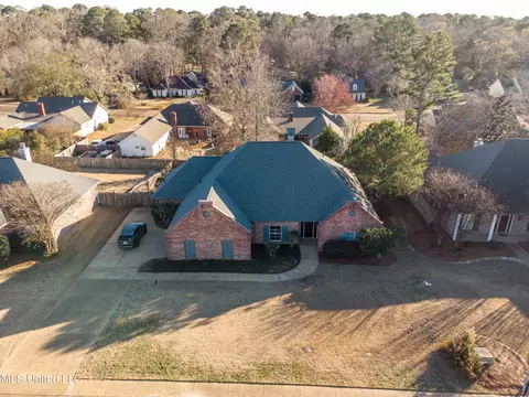 221 Sycamore Ln, Madison, MS 39110