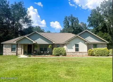 22011 Northview Dr, Moss Point, MS 39562