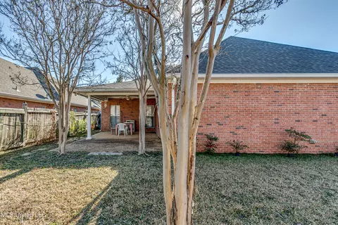 Exterior - 20 Spring Lake Cir, Pearl, MS 39208 photo 3 of 5