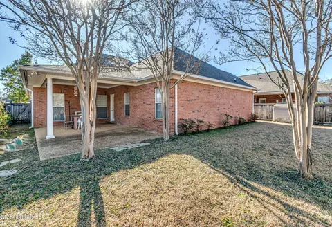 Exterior - 20 Spring Lake Cir, Pearl, MS 39208 photo 4 of 5