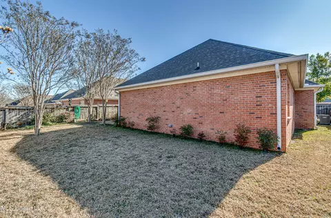 Exterior - 20 Spring Lake Cir, Pearl, MS 39208 photo 5 of 5