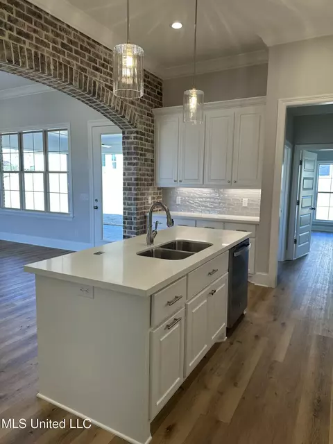 Kitchen - 300 Chapel Crest Cv, Madison, MS 39110 photo 2 of 3