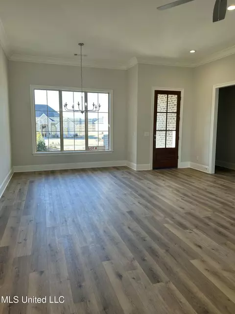 Living - 300 Chapel Crest Cv, Madison, MS 39110 photo 2 of 2