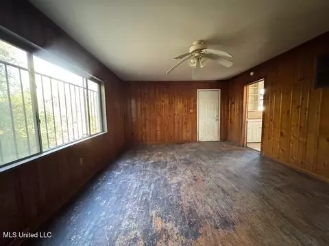 Living - 1836 First Ave, Jackson, MS 39209 photo 4 of 4