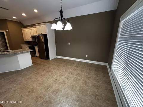 Dining - 453 Ash Tree Ln #453, Madison, MS 39110 photo 1 of 1