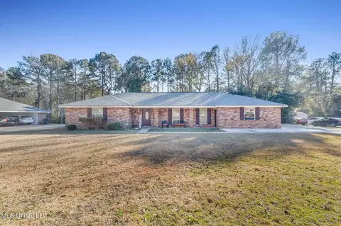 117 Beechwood Dr, Hattiesburg, MS 39402