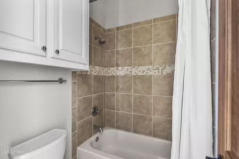 Bath - 121 Burne Run, Madison, MS 39110 photo 2 of 4