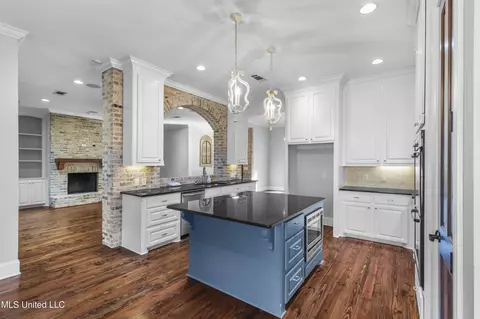 Kitchen - 121 Burne Run, Madison, MS 39110 photo 5 of 8