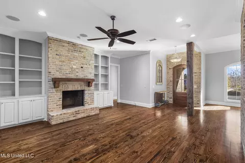 Living - 121 Burne Run, Madison, MS 39110 photo 4 of 5