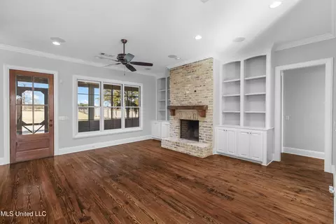 Living - 121 Burne Run, Madison, MS 39110 photo 2 of 5