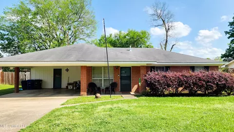 309 Lindberg Ave, Natchez, MS 39120