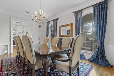 Dining - 1315 E 2nd St, Pass Christian, MS 39571 photo 2 of 5