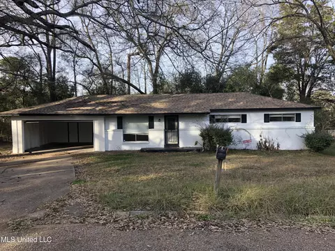 742 Heather Ln, Jackson, MS 39206 photo 1