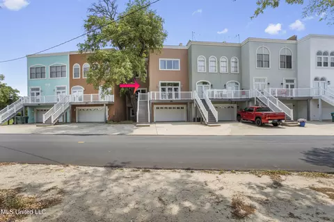 80 E Beach Blvd #5, Gulfport, MS 39507