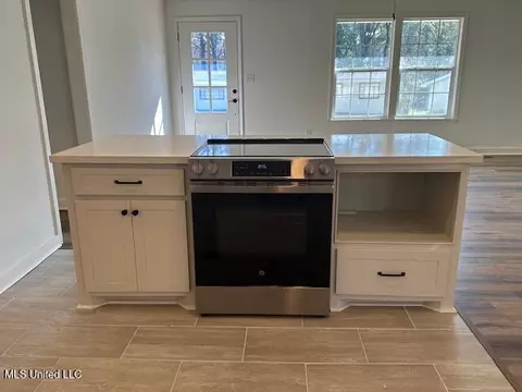 Kitchen - 1816 Parkridge Dr, Jackson, MS 39211 photo 4 of 4