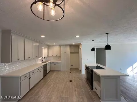Kitchen - 1816 Parkridge Dr, Jackson, MS 39211 photo 2 of 4