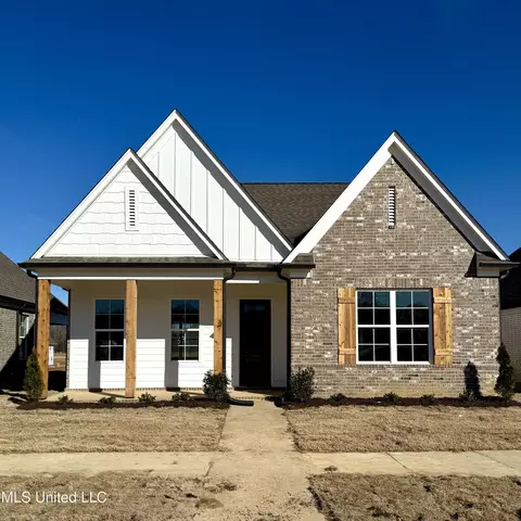 592 Bolivar Dr, Nesbit, MS 38651