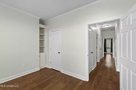 Entry Way - 215 Sunset Cir, Madison, MS 39110 photo 7 of 8