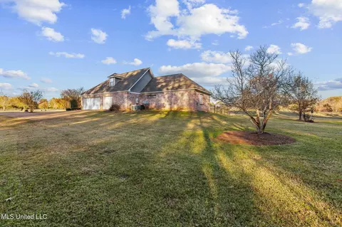 Exterior - 215 Sunset Cir, Madison, MS 39110 photo 12 of 16