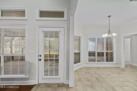 Entry Way - 215 Sunset Cir, Madison, MS 39110 photo 3 of 8