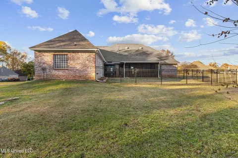 Exterior - 215 Sunset Cir, Madison, MS 39110 photo 11 of 16