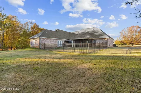 Exterior - 215 Sunset Cir, Madison, MS 39110 photo 14 of 16