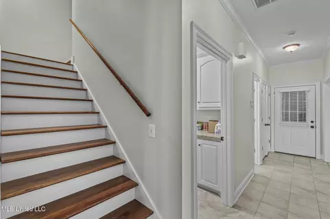 Entry Way - 215 Sunset Cir, Madison, MS 39110 photo 8 of 8