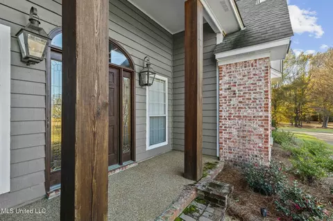 Exterior - 215 Sunset Cir, Madison, MS 39110 photo 4 of 16