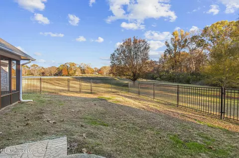 Exterior - 215 Sunset Cir, Madison, MS 39110 photo 10 of 16