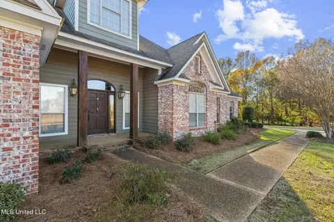 Exterior - 215 Sunset Cir, Madison, MS 39110 photo 3 of 16