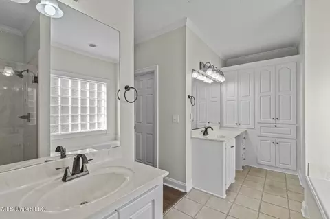 Bath - 215 Sunset Cir, Madison, MS 39110 photo 2 of 4