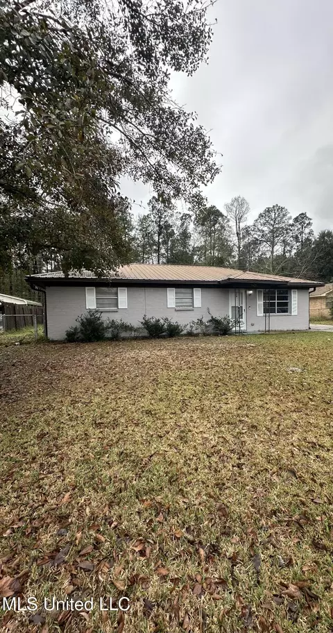 15425 Waycross Dr, Biloxi, MS 39532