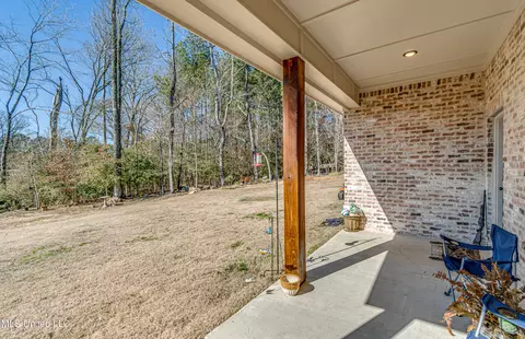 Exterior - 850 Long Leaf Cir, Brandon, MS 39042 photo 9 of 11