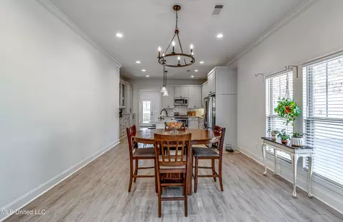 Dining - 850 Long Leaf Cir, Brandon, MS 39042 photo 1 of 5