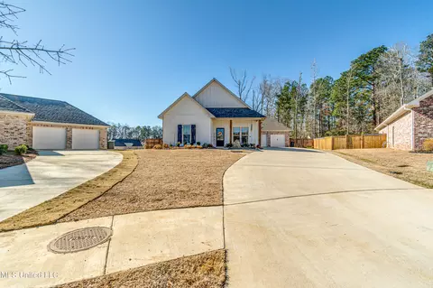 Exterior - 850 Long Leaf Cir, Brandon, MS 39042 photo 5 of 11