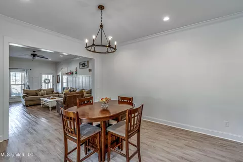 Dining - 850 Long Leaf Cir, Brandon, MS 39042 photo 4 of 5