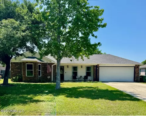 3601 N 11th St, Ocean Springs, MS 39564